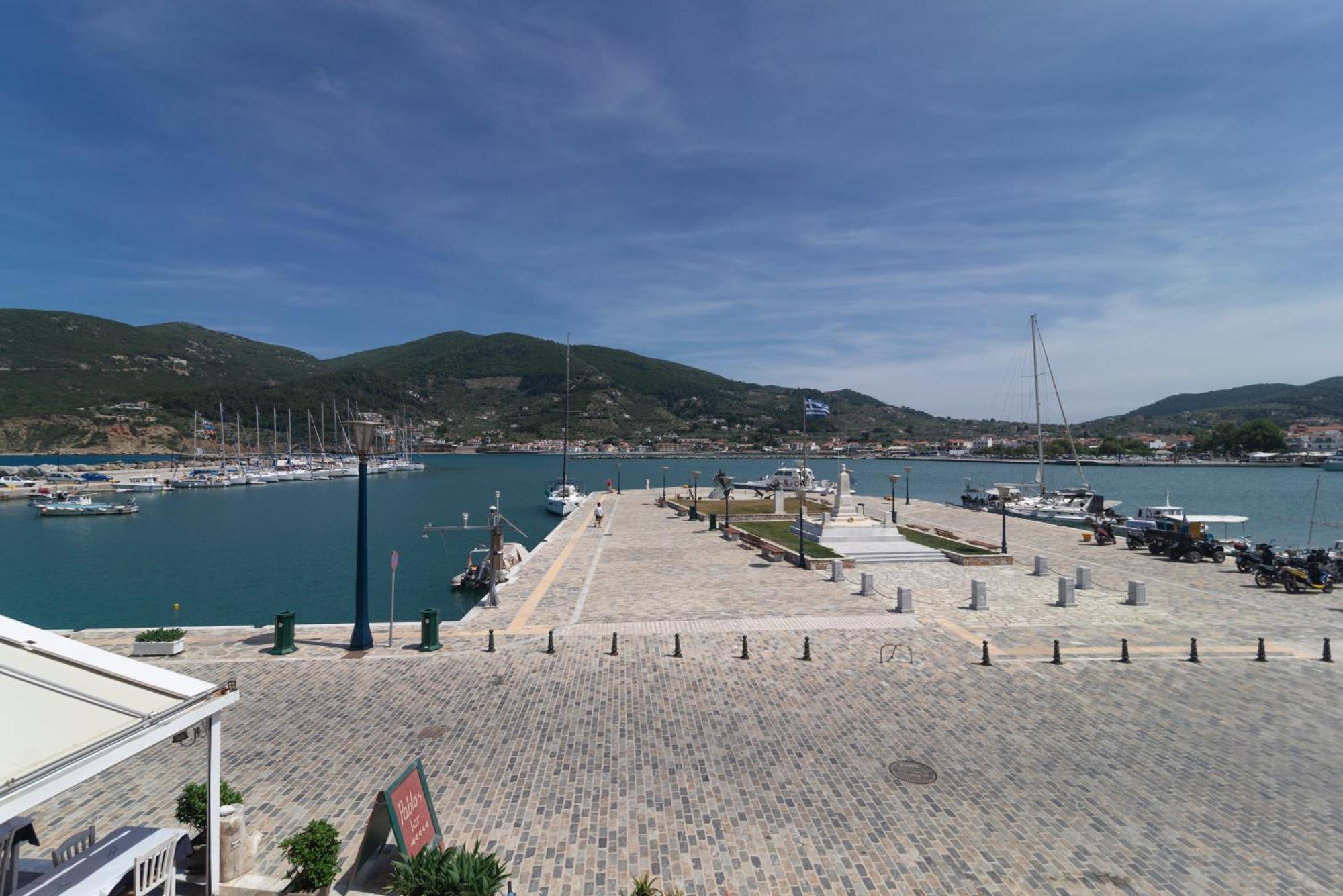 Faros Coastal Apartments Skopelos Town Exterior photo