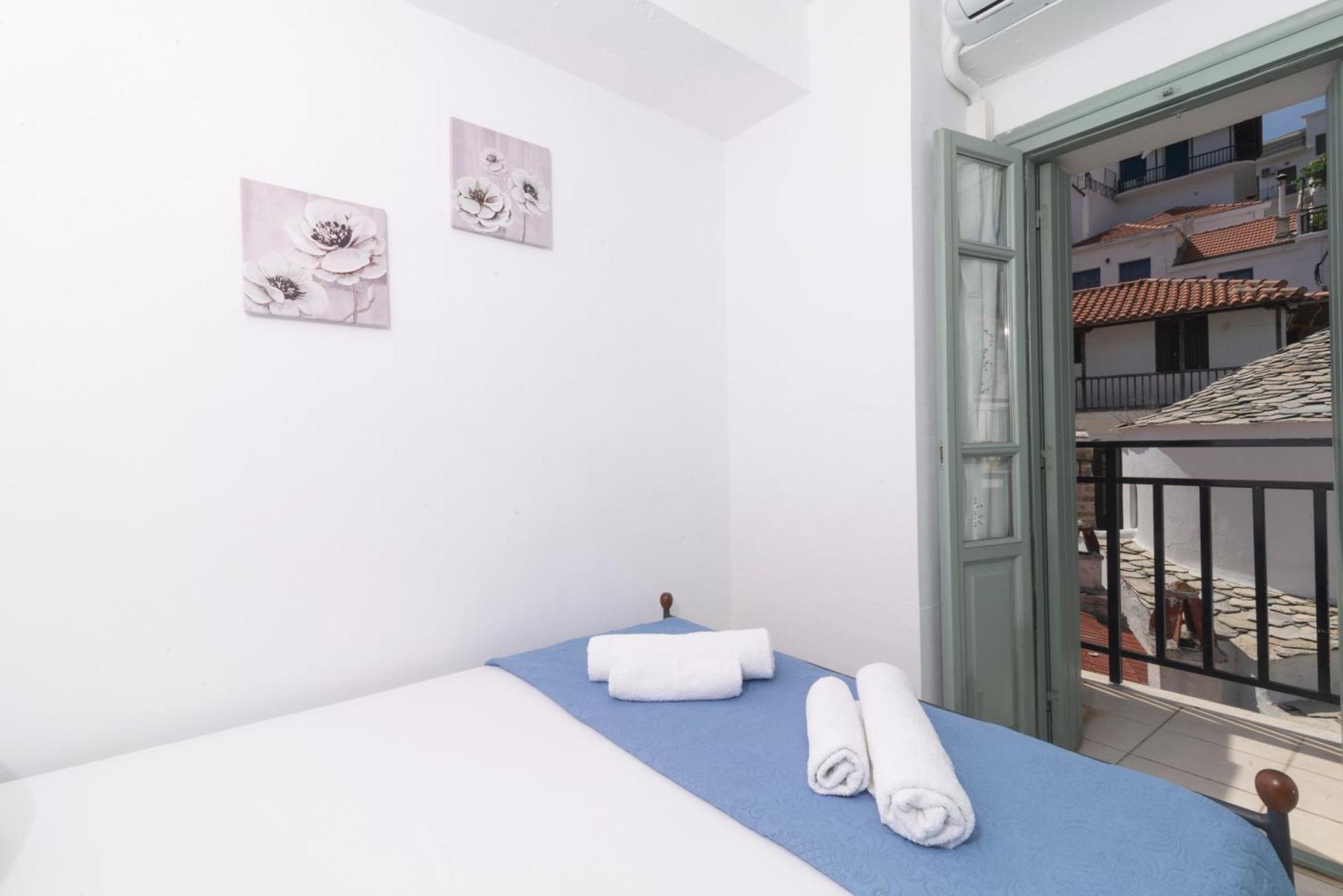 Faros Coastal Apartments Skopelos Town Exterior photo